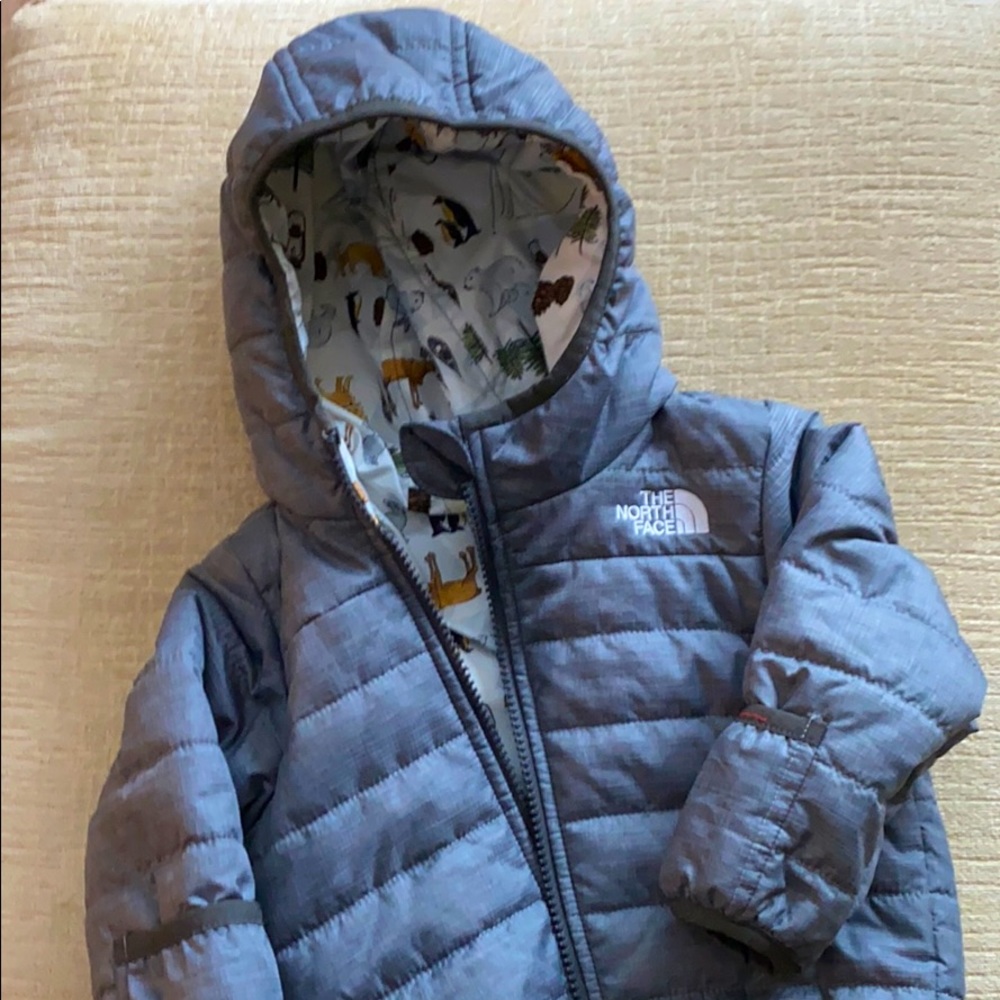 EUC 6-12 month north face baby jacket.